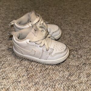 Nike Air Jordan Toddler White Sneaker Size 5.5 c